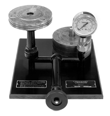 Dead Weight Gauge Tester Terriss Selectech